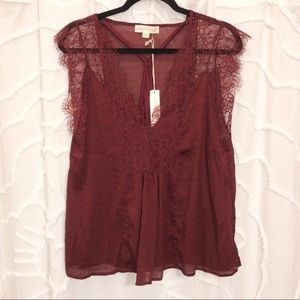 Short sleeve, lace detailed, NEW top